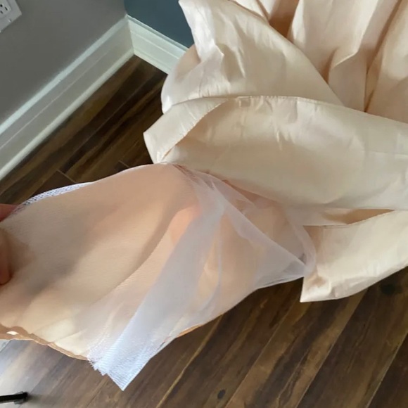 Beautiful evening gown - Picture 5 of 5